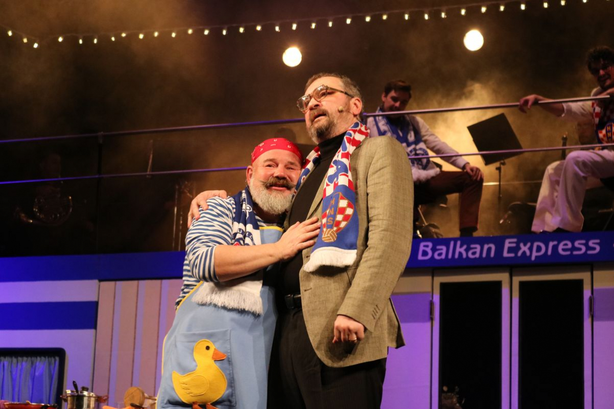 "Ми взяли п'єсу, яка дуже популярна в Європі": у запорізькому театрі покажуть комедію про кохання на трьох