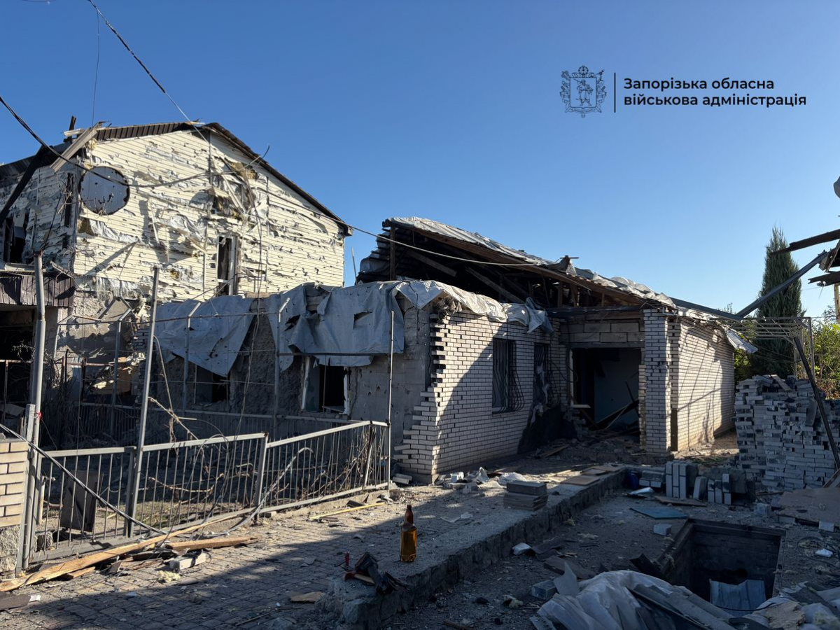 "Осередок вибуху був буквально за два будинки від нас" - що розповідають очевидці масованого авіаудару по Запоріжжю (відео, фото)