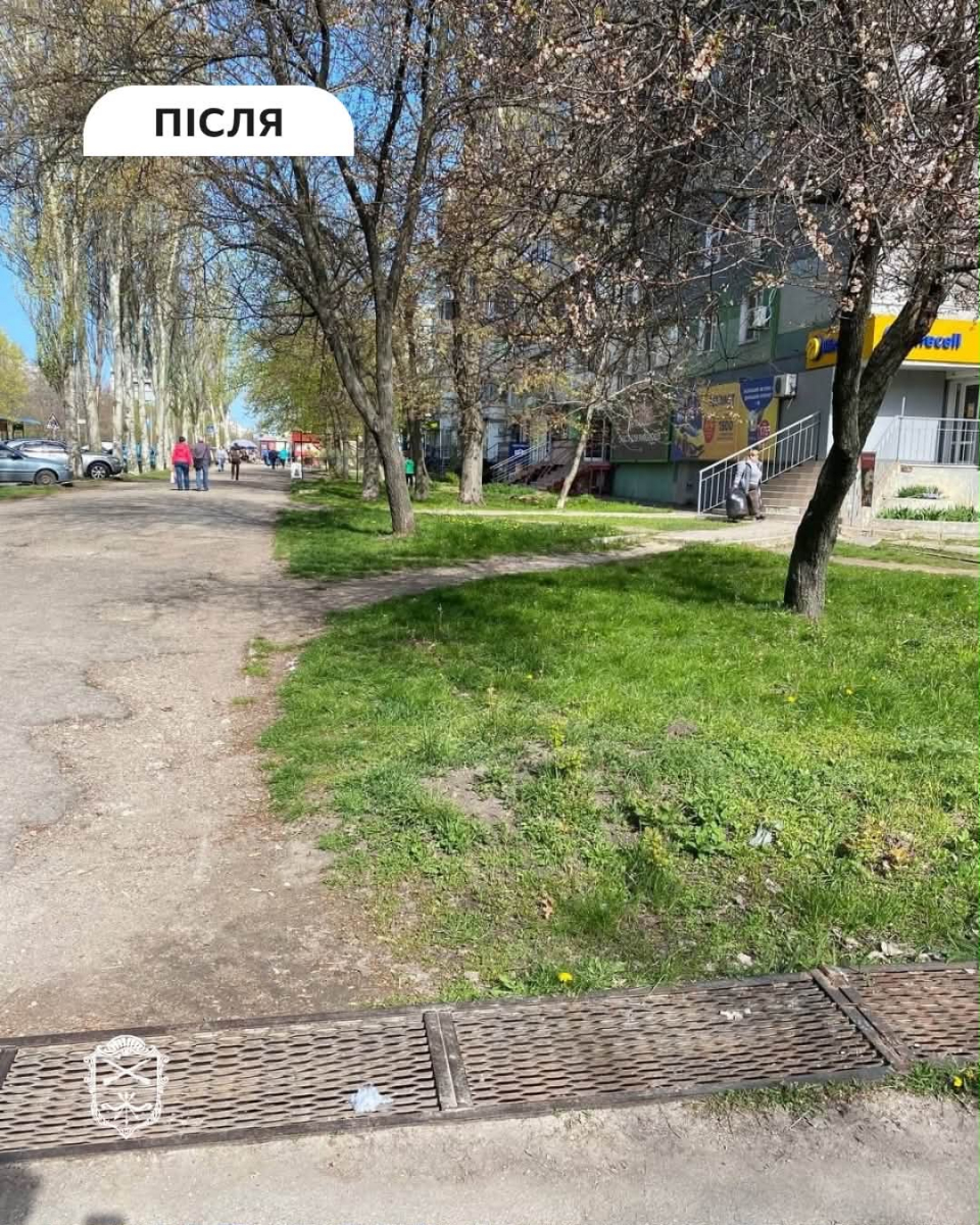 Небажані «прояви творчості» та незаконна реклама: у Запоріжжі очистили розмальовані стіни та прибрали вивіски (фото)