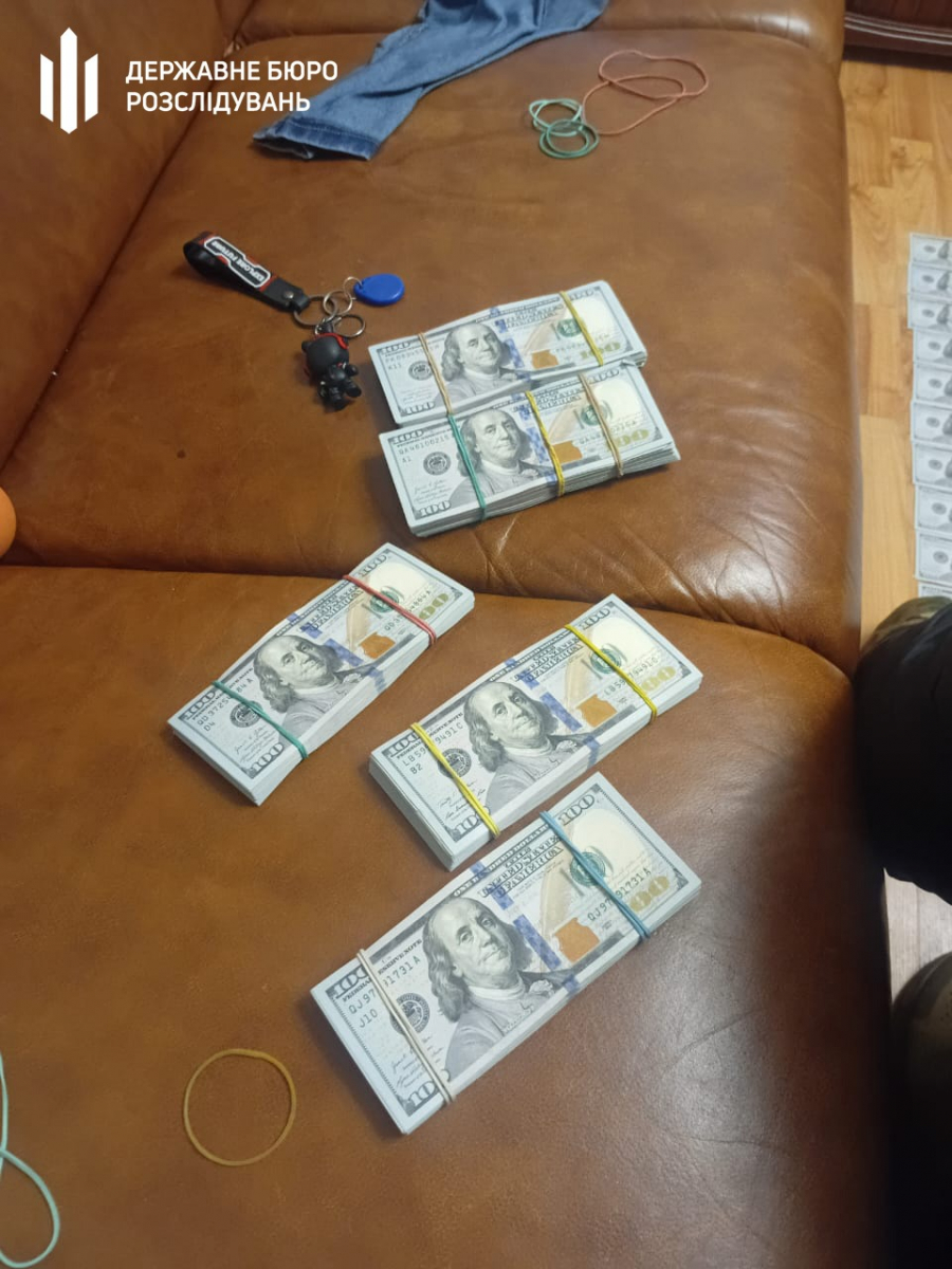 ДБР викрило схему втечі ухилянтів – запорізький правоохоронець організував «бізнес» на дезертирах (фото)
