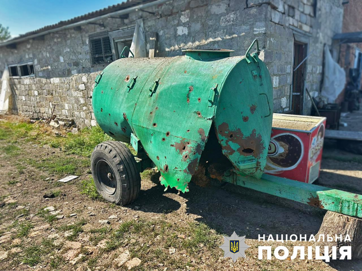 Запорізькі поліцейські показали наслідки ворожих обстрілів – фото