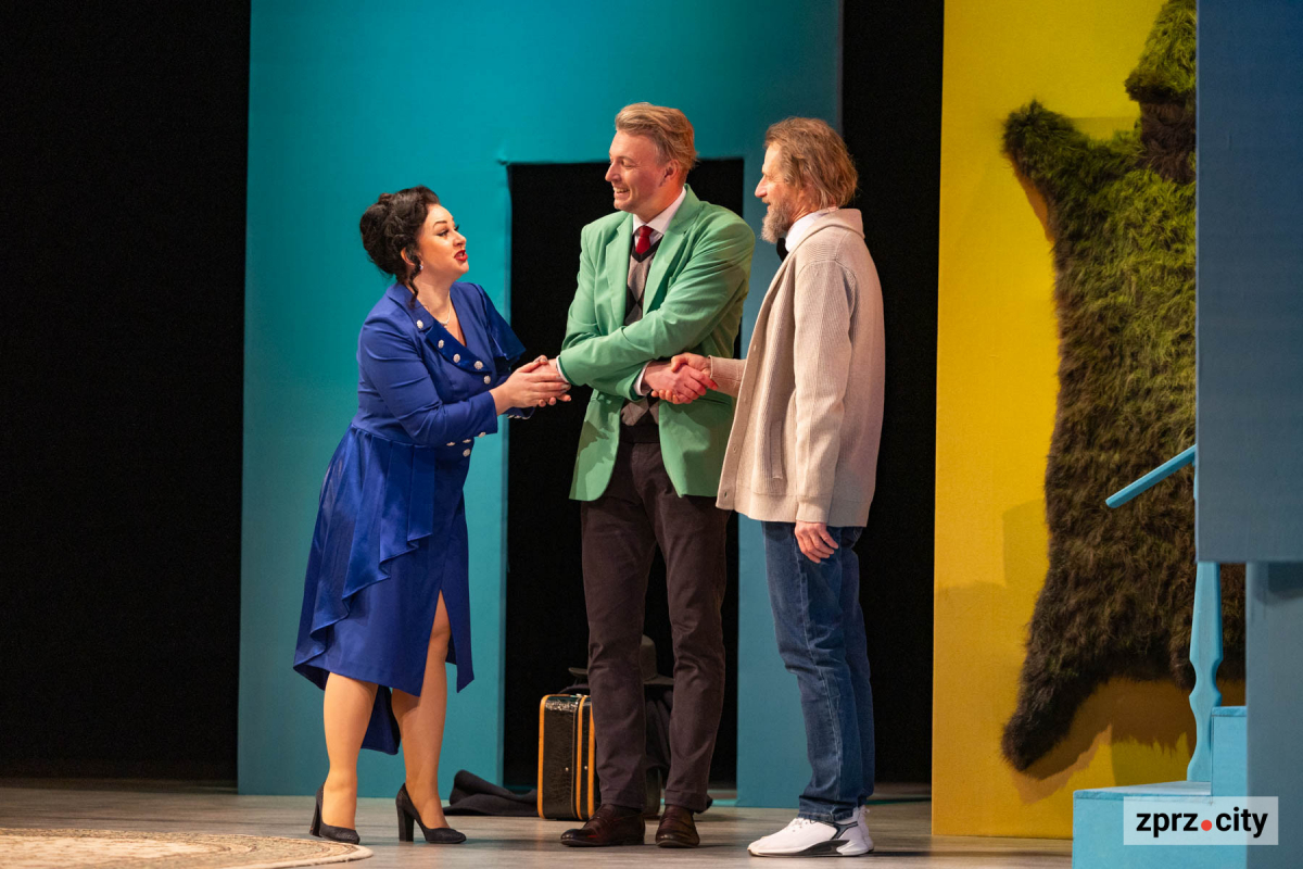 Запоріжців на дві години занурять у безтурботне французьке життя - прем'єра у театрі імені Магара (фото)