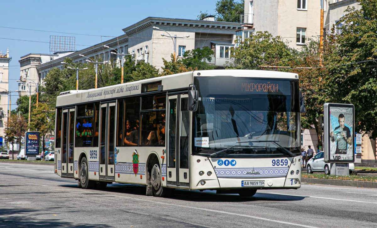 В пам'ять про загиблих внаслідок війни - у Запоріжжі планують щоденно зупиняти транспорт під час хвилини мовчання