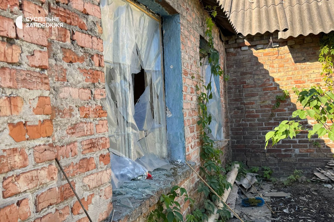 "Прокинулася від того, що на мене летить цегла": очевидці розповіли про нічні авіаудари по Запоріжжю (фото)