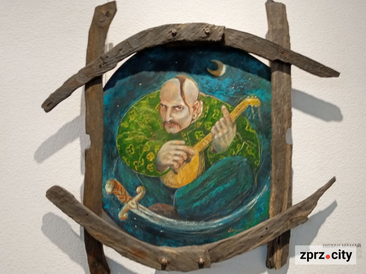 "Мені подобається цей образ загадковістю і містицизмом": у Запоріжжі відкрили сучасну виставку Мамаїв - фото 