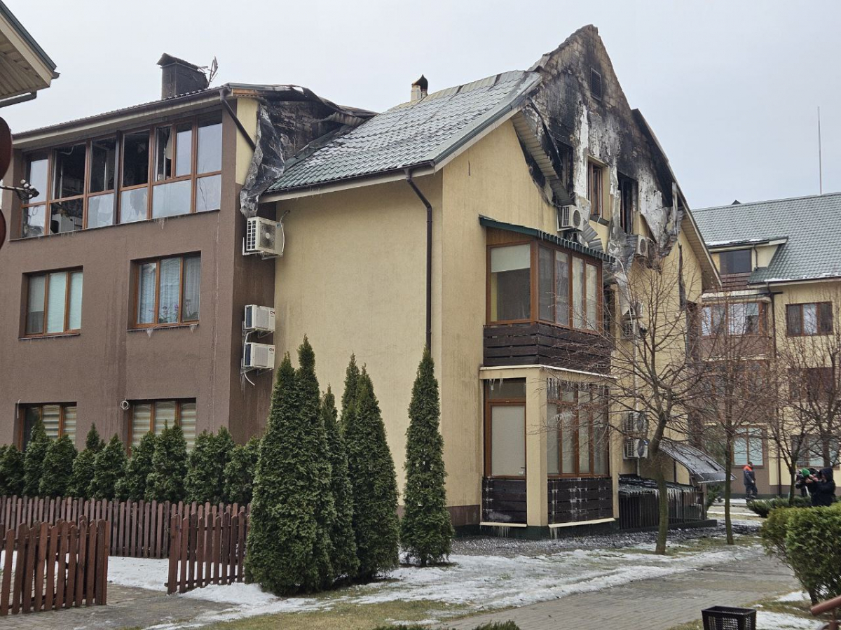 Уламки та руйнування - що виявили екологи на місці атаки в Дніпровському районі Запоріжжя (фото)