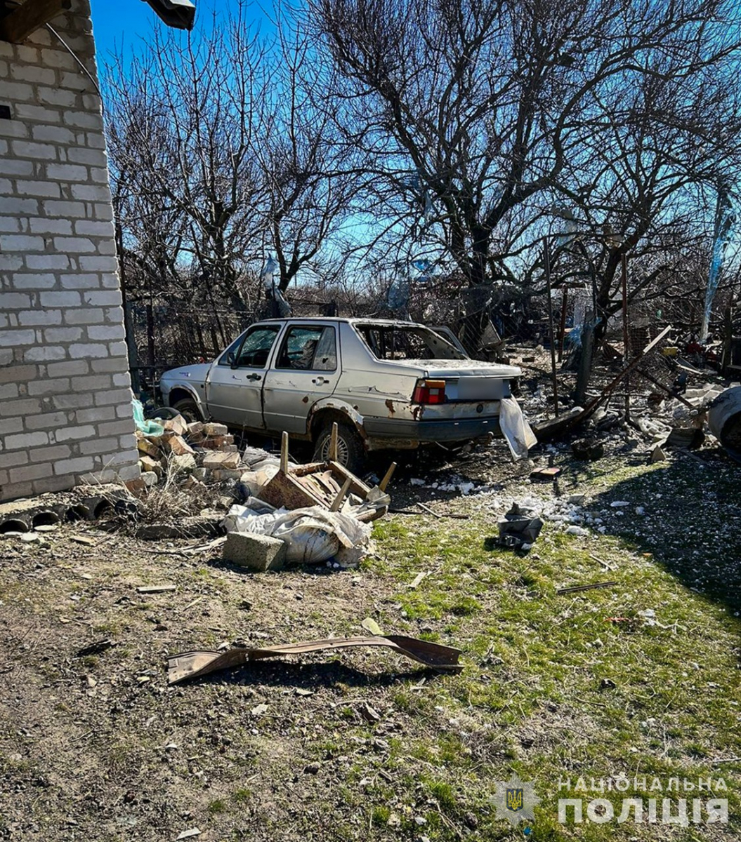 Росіяни атакували дронами село у Василівській громаді - поранено жінку