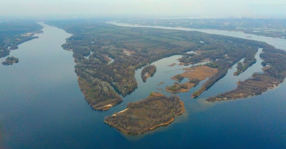 Зниження рівня води в річці Дніпро негативно вплинуло на Хортицю