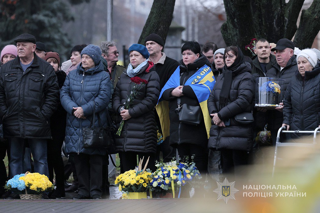 Обличчя Героїв: у Запоріжжі на Алеї пам’яті відкрили нові стенди з портретами полеглих на війні захисників (фото, відео)