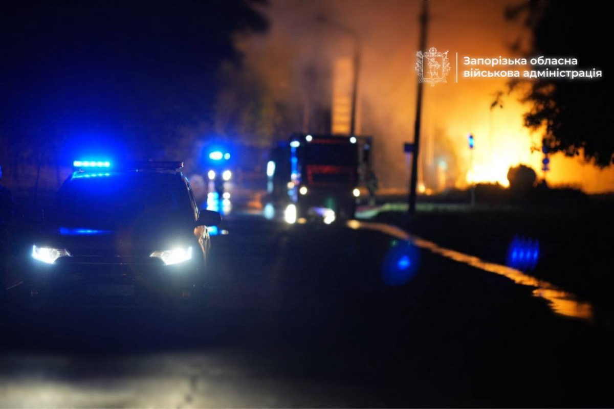 Знищили АЗС та пошкодили будинки: що відомо про наслідки нічної комбінованої атаки по Запоріжжю (фото, відео)