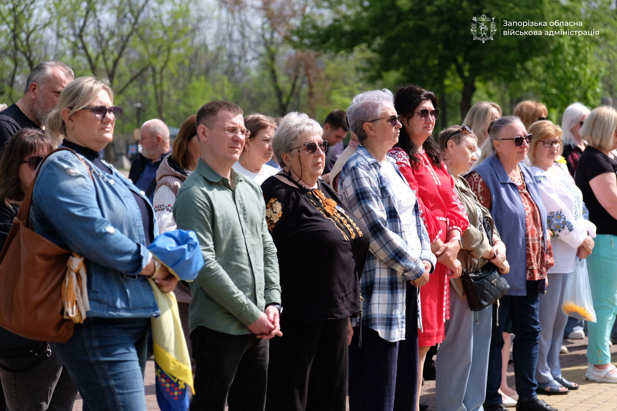 «Серце, що виховало Героя»: в Запоріжжі відкрили виставку про матерів Захисників, що загинули на війні (фото, відео)