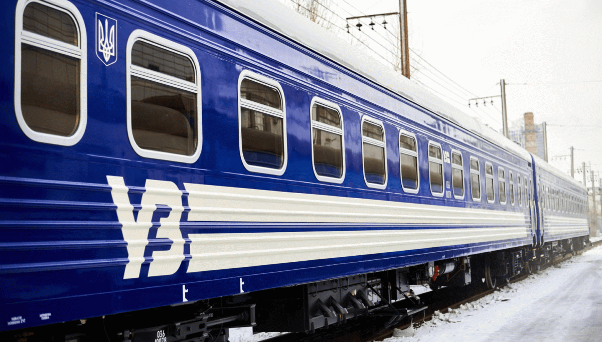 Затримки поїздів через обстріли: рейс із Запоріжжя відстає від графіка на 3,5 години