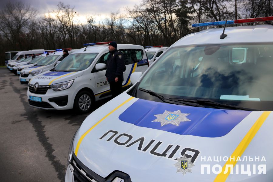 Запорізькі поліцейські отримали нові автомобілі — фото, відео