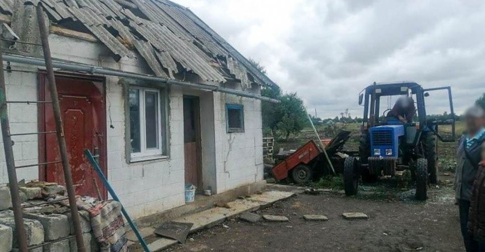 У Запорізькій області через обстріли росіян зруйновані будинки, склади з зерном та сільгосптехніка - фото