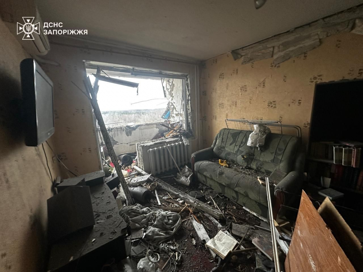 "Мені тільки що з голови діставали скло" - мешканці Запоріжжя розповіли, як пережили авіаудар КАБами (фото)