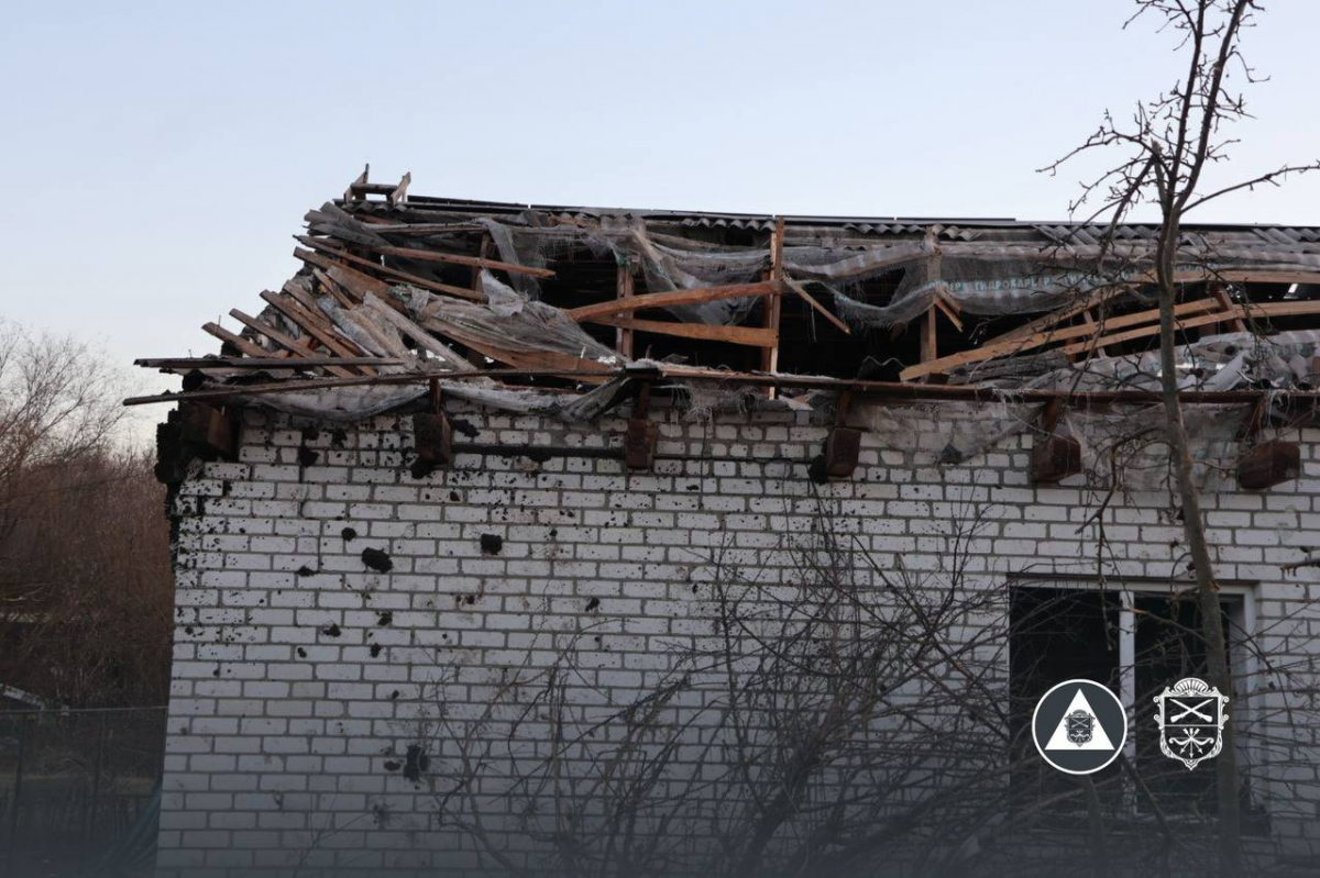 Ворог вдарив КАБами по Запоріжжю і Розумівці: поранені люди, розтрощені домівки та згорілі авто (фото, відео)