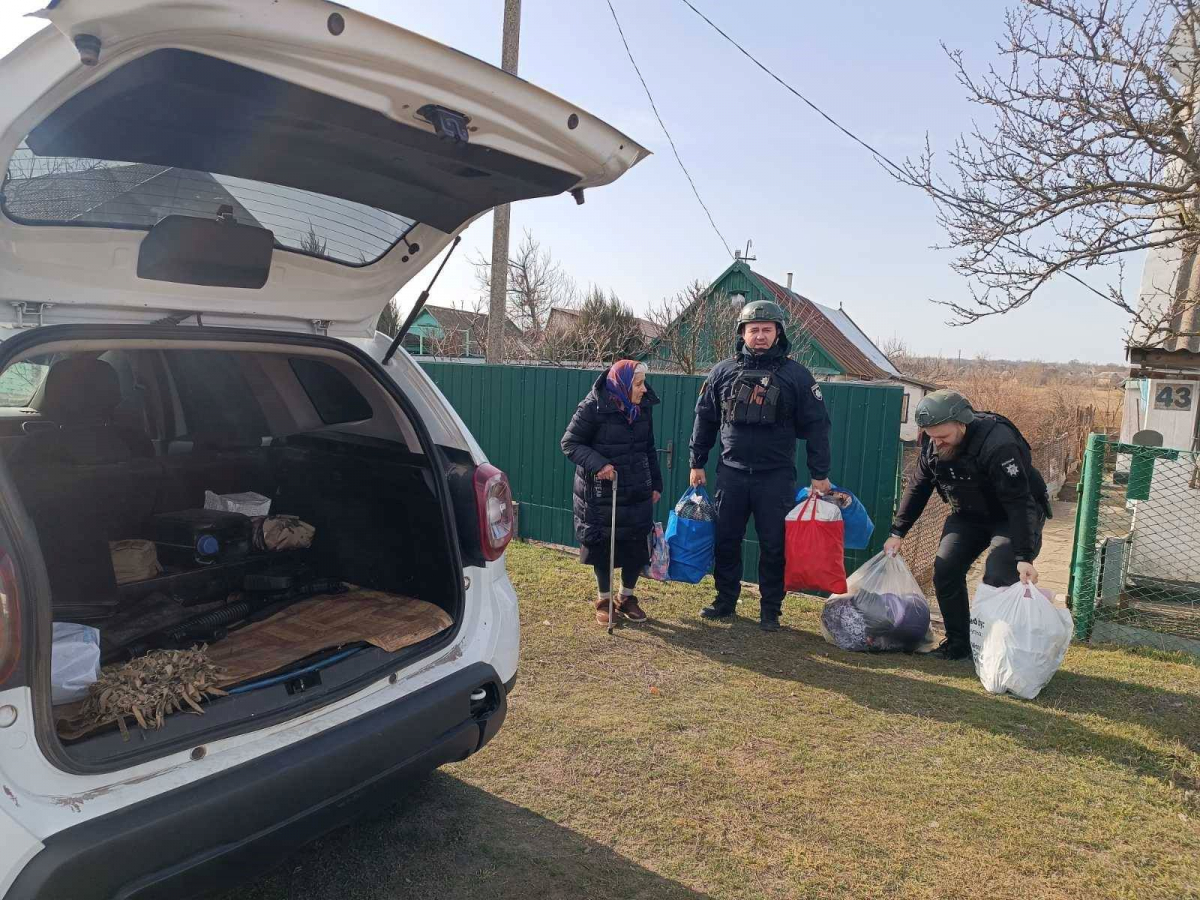 З Василівського району на Запоріжжі евакуювали чотирьох людей до більш безпечних місць