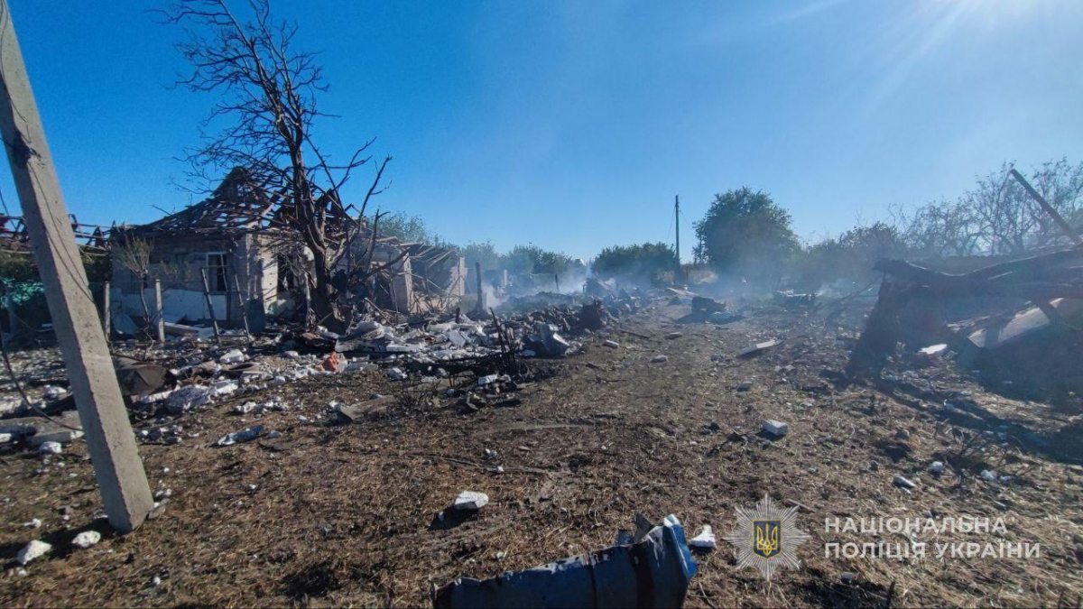 Майже пів тисячі ударів за добу - в Оріхові поранені чоловік та жінка (фото)