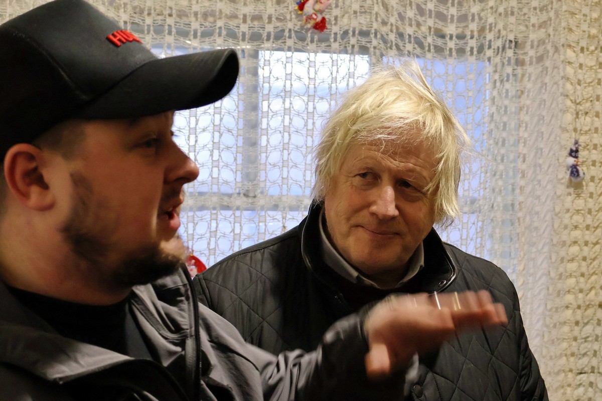 "Українці переможуть" - екс-прем'єр Британії Борис Джонсон відвідав позиції ЗСУ на Запорізькому напрямку (фото)