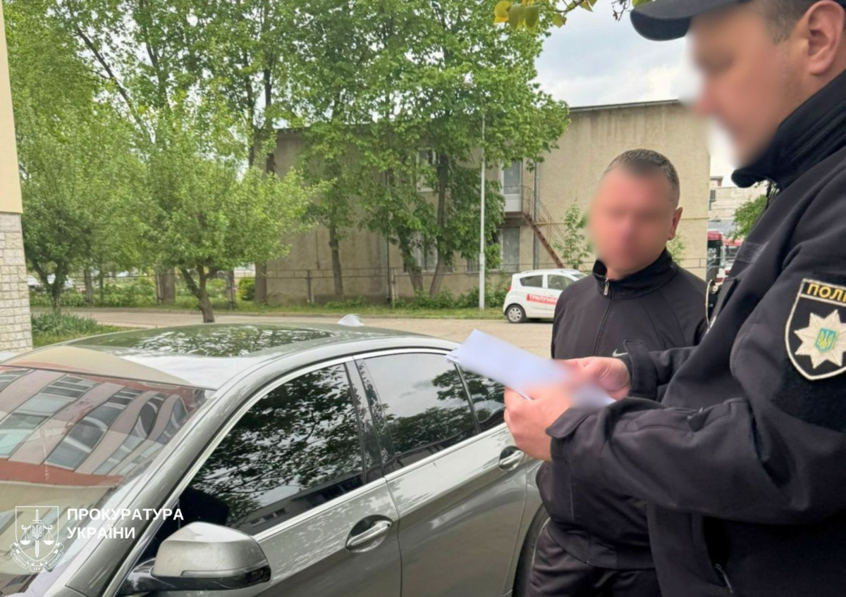 Гектари оформлював на родичів: на Запоріжжі голова громади провернув земельну схему (фото)