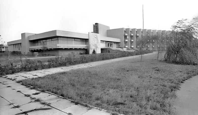 Запорізька зональна комсомольська школа на Хортиці – як виглядав заклад 50 років тому