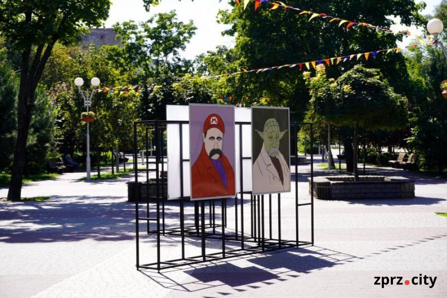 У центрі Запоріжжя відкрили скандально відому виставку з Києва про Тараса Шевченка - фото