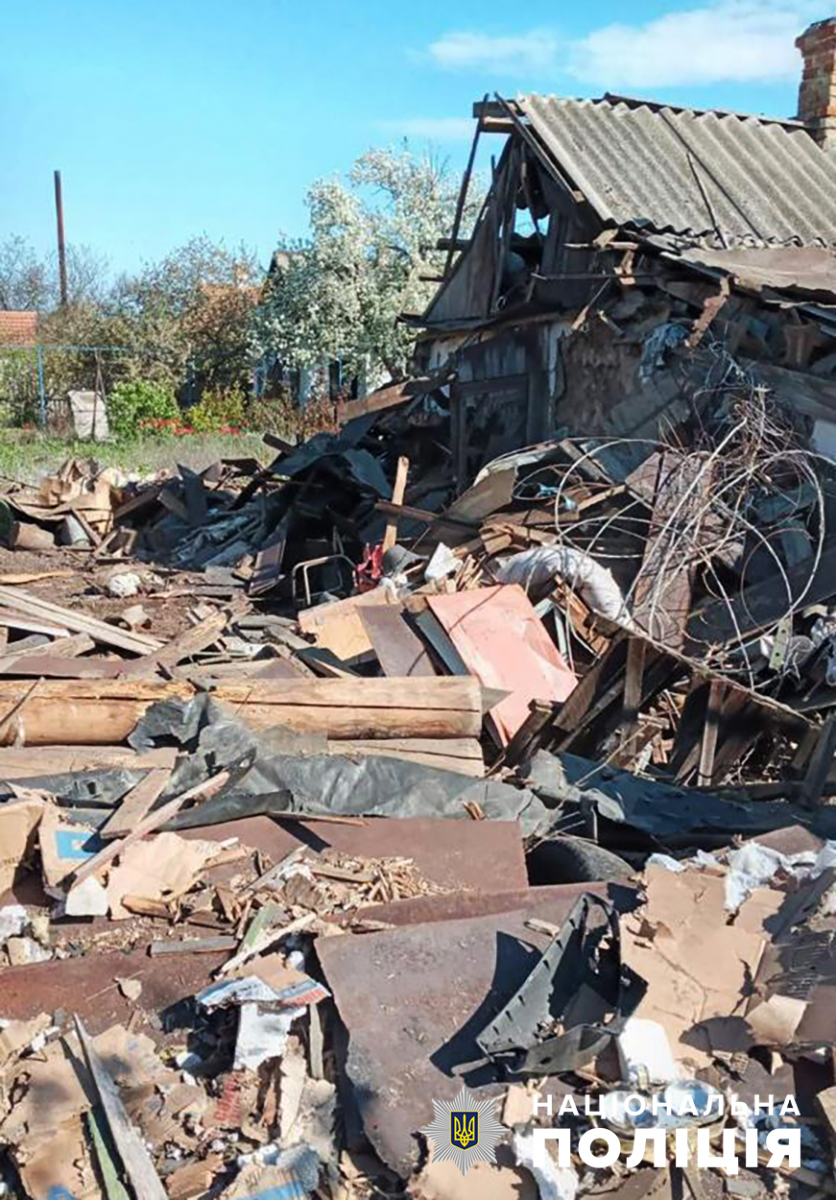 Ворог продовжує руйнувати житло у Запорізькій області - скільки повідомлень надійшло у поліцію за добу