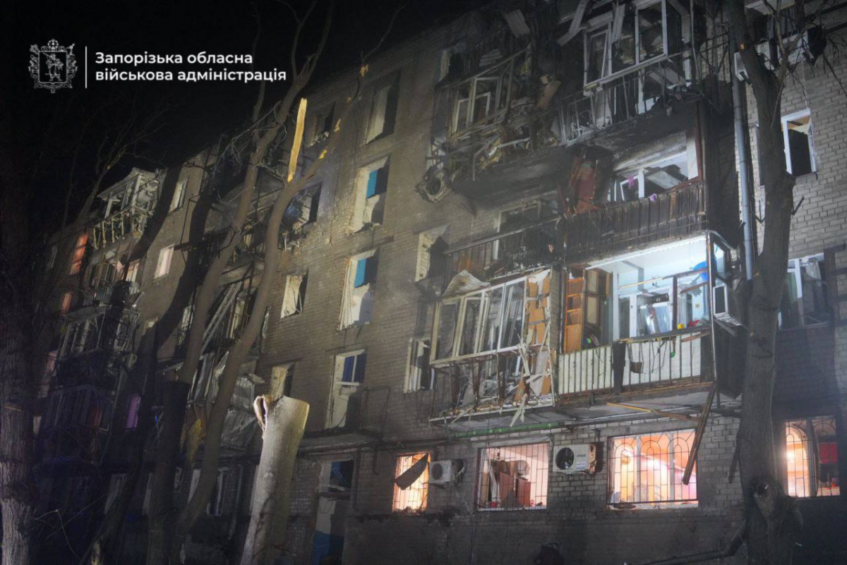 Поранення, руйнування, пожежі: вночі Запоріжжя зазнало масованої атаки ворожих дронів - що відомо про наслідки