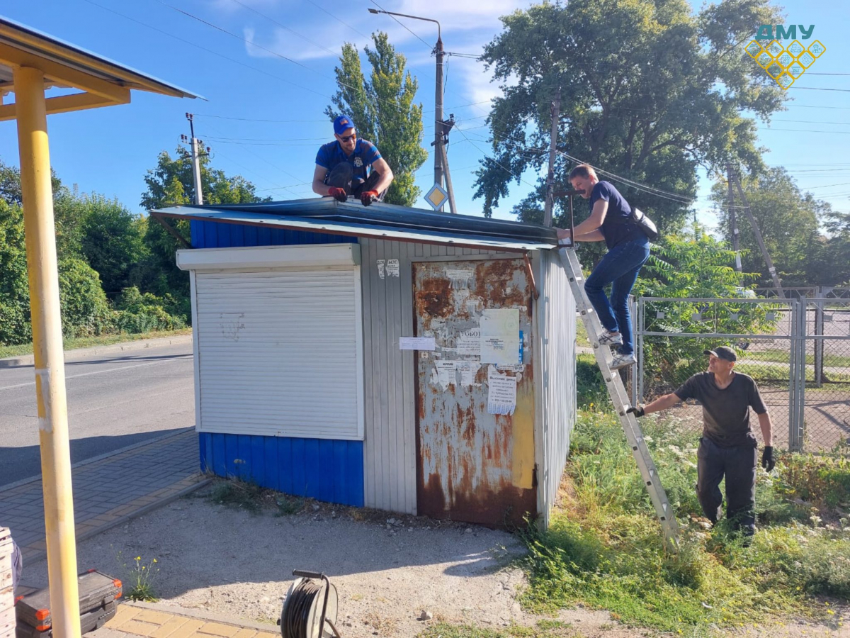 Заважали людям та псували вигляд вулиці - у Запоріжжі прибрали нелегальні кіоски (фото)