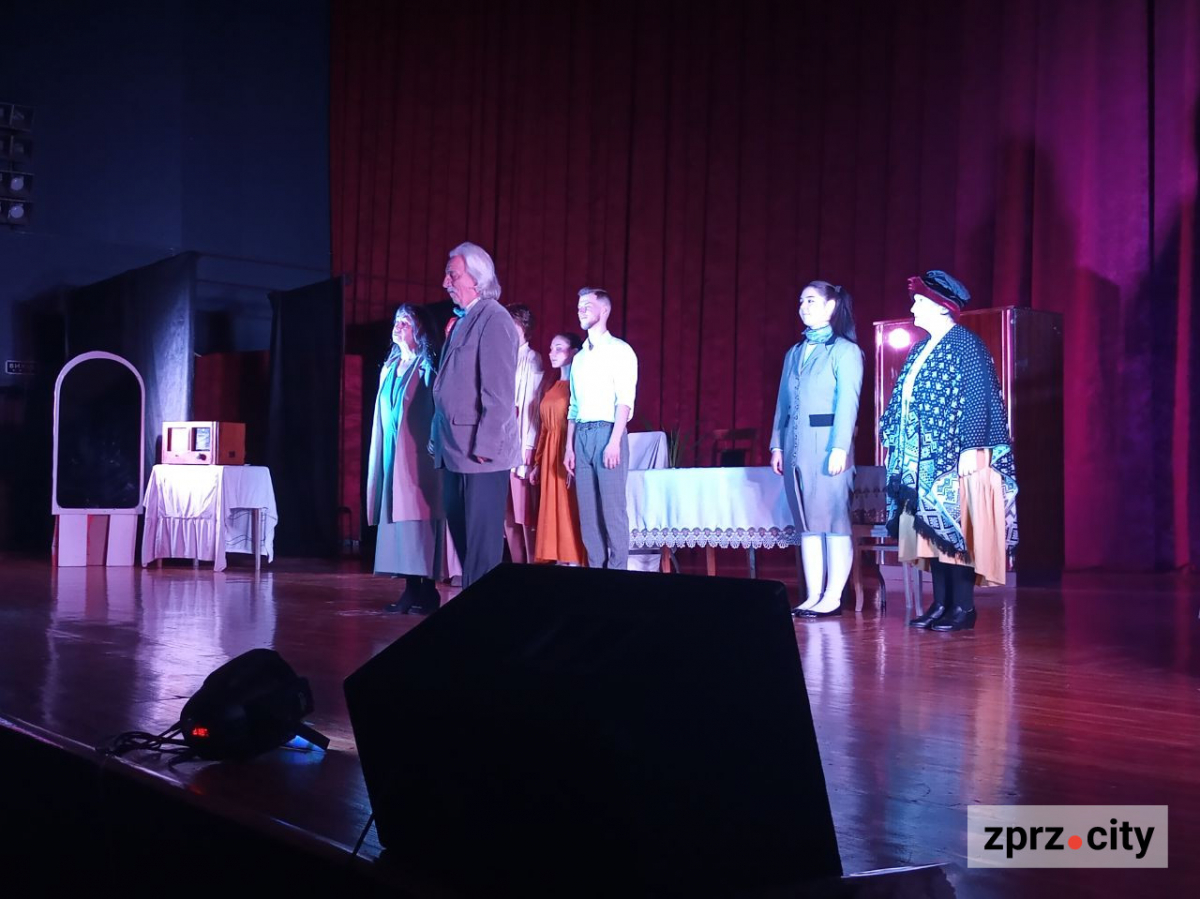 Запорізький театр обрав для показу прем'єри один з віддалених районів міста - фото