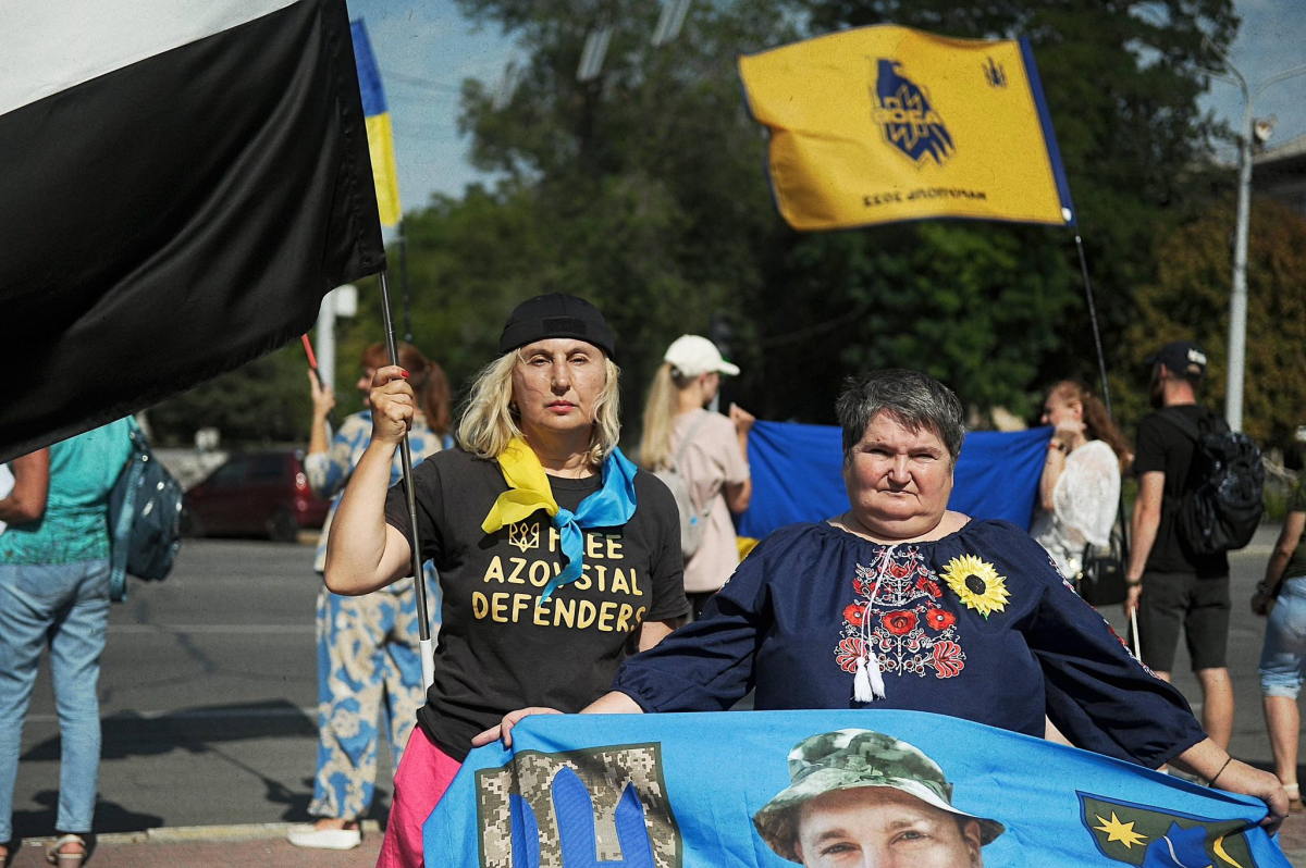 Від акцій підтримки до гіркої втрати - у Запоріжжі попрощаються із загиблим Героєм, мама якого не припиняла боротися за сина (фото)
