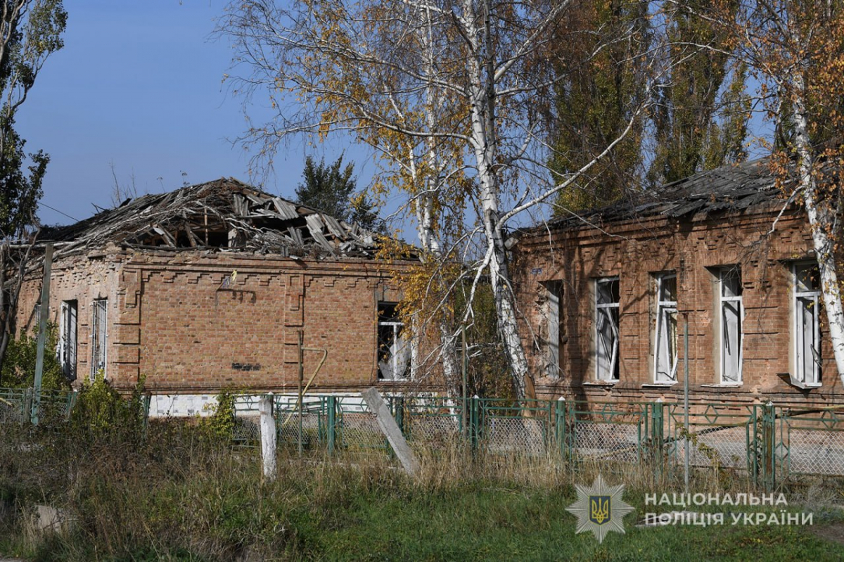 Під час ворожої атаки Запорізької області поранена людина - наслідки обстрілів