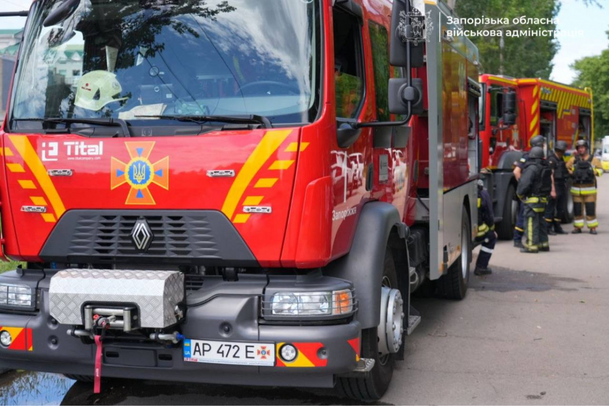 Удар по Запоріжжю: росіяни атакували Олександрівський район (фото, відео)