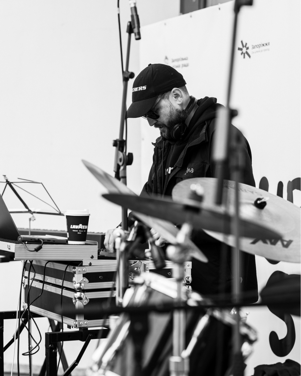 Презентували скейт-майданчик: у Запоріжжі відбувся молодіжний фестиваль (фото)