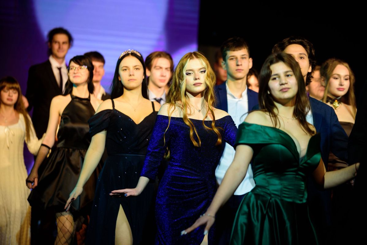 Свято з важливою метою: в Запоріжжі провели новорічний бал на підтримку захисників (фото, відео)