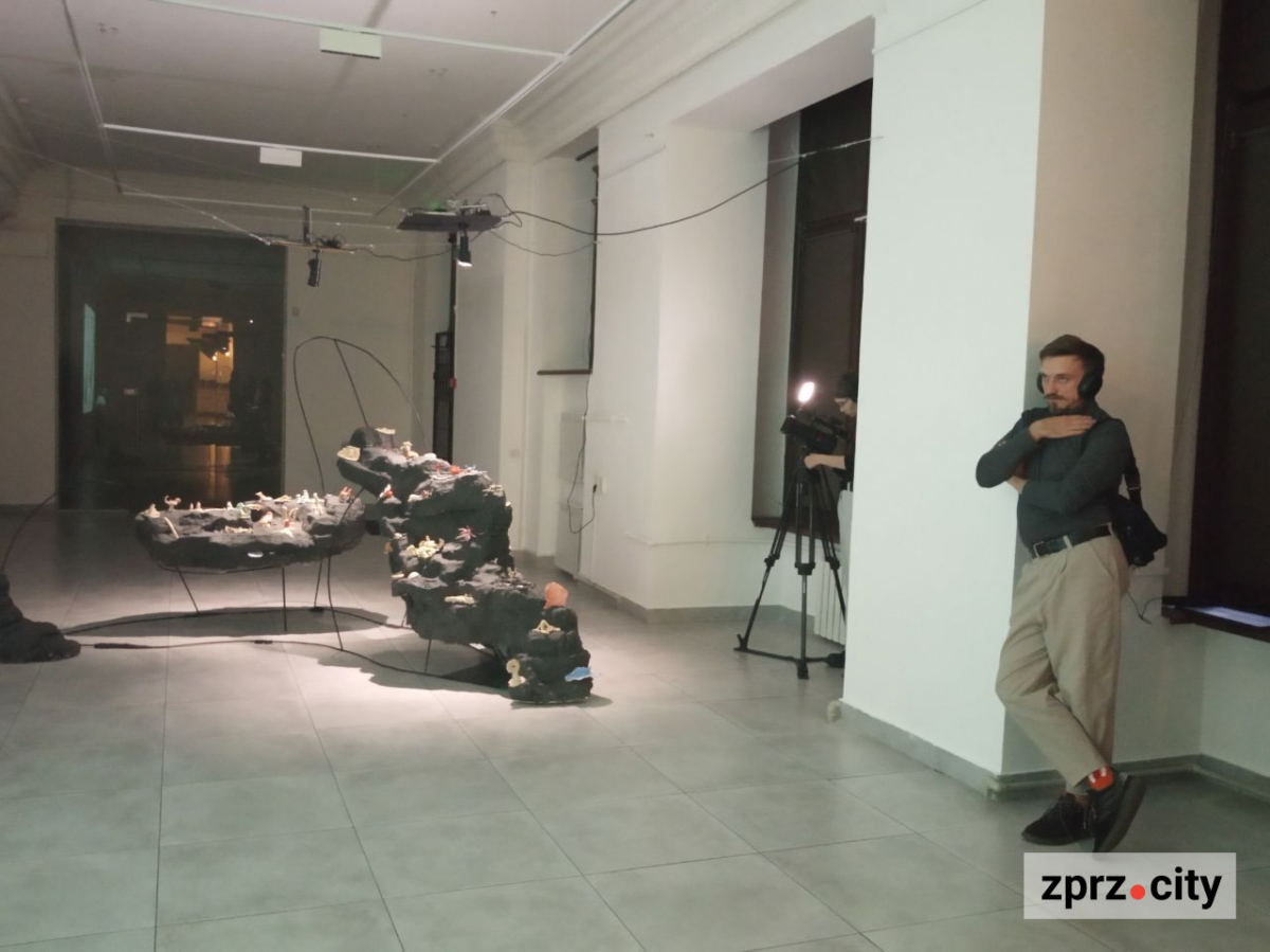 Запорізький центр сучасного мистецтва пропонує зануритись у чужі спогади (фото)