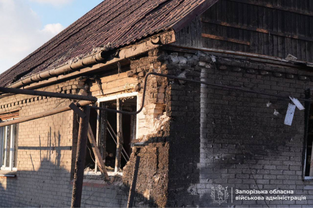 Напередодні Нового року ворог атакував Запоріжжя - фото наслідків