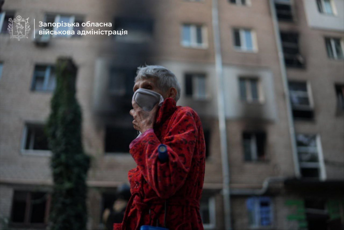 Нічна атака на Запоріжжя 30 серпня - російськи ракети та дрони вбили людину, понад два десятки поранено, серед них діти (фто, відео)