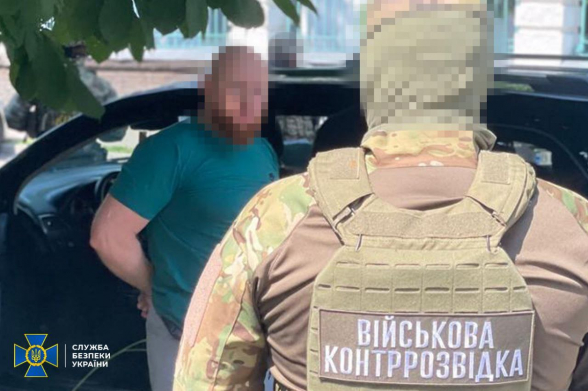 Заробляли на горі родин — у Запоріжжі подружжя вимагало гроші з родин полеглих бійців (фото)