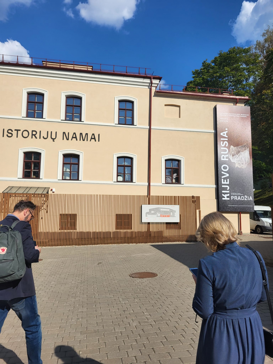 Головний експонат Запорізького обласного краєзнавчого музею виставили в Литві - фото