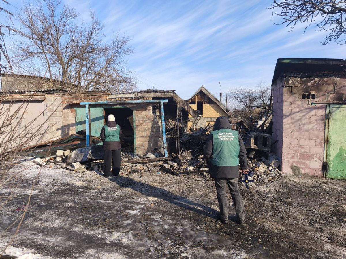 Екологи зафіксували наслідки обстрілу Запоріжжя — що виявили у Шевченківському районі (фото)