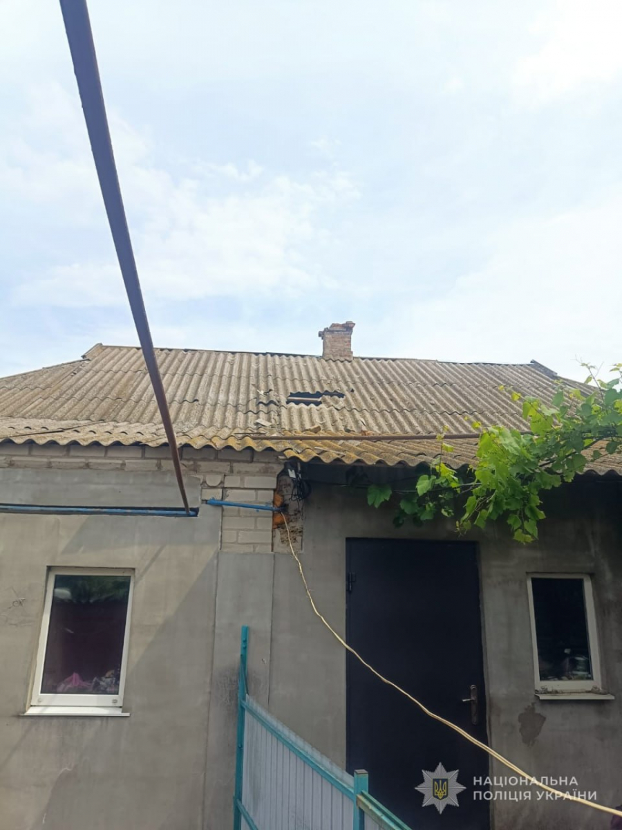 Били дронами по цивільних: двоє людей отримали поранення внаслідок ворожих атак по Запорізькому району (фото)