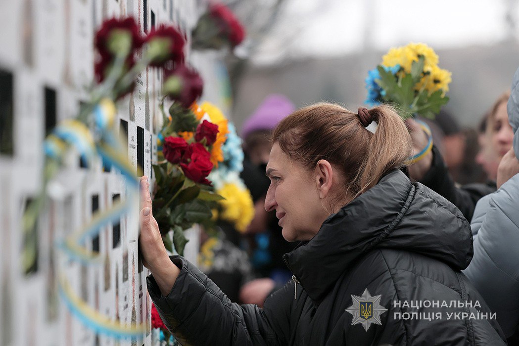 Обличчя Героїв: у Запоріжжі на Алеї пам’яті відкрили нові стенди з портретами полеглих на війні захисників (фото, відео)