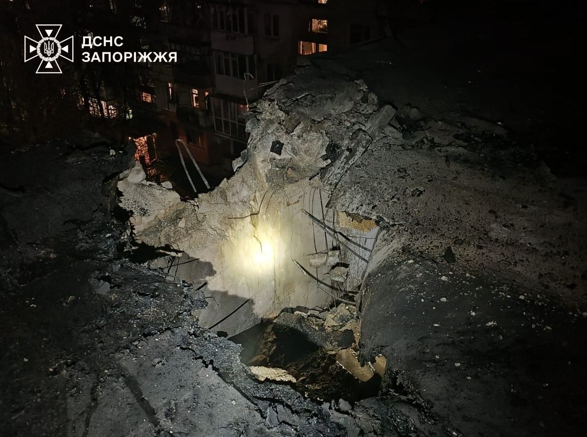 Наслідки російських обстрілів Запорізької області 21 квітня. Фото: ДСНС