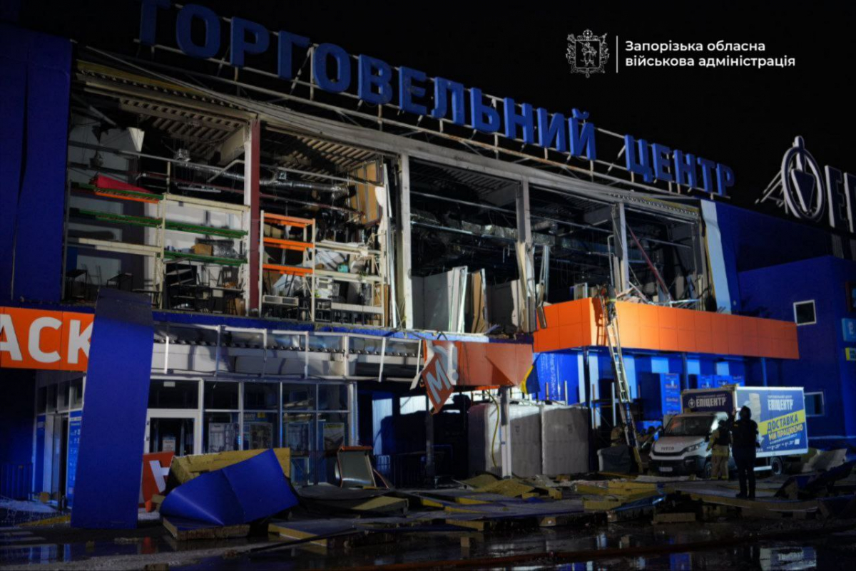 Росіяни вдарили двічі по Запоріжжю — внаслідок атаки безпілотників є постраждалий (фото, відео)