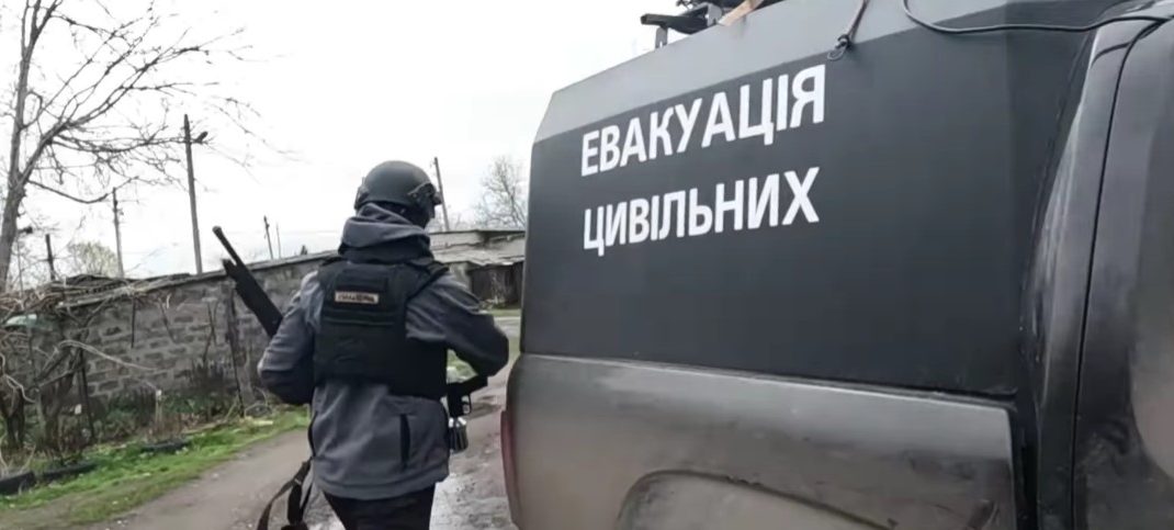 З прифронтових територій Запорізької області евакуювали 95-річного чоловіка та ще двох людей