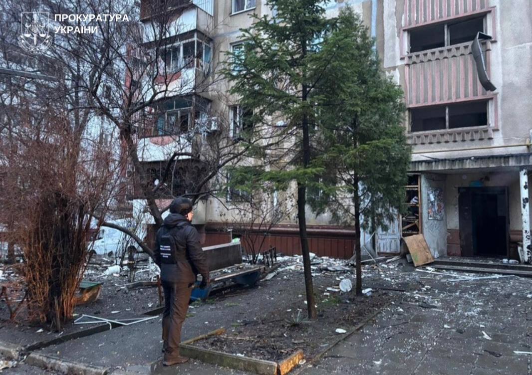 Масована атака на Запоріжжя: били дронами, КАБами та ракетами по будинках та торгових центрах - ситуація на ранок (фото, відео)