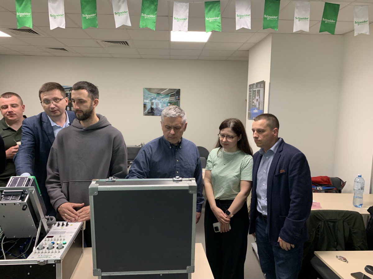 Інженерія в інноваціях: як Метінвест Політехніка та Schneider Electric готуватимуть студентів до цифрової промисловості майбутнього