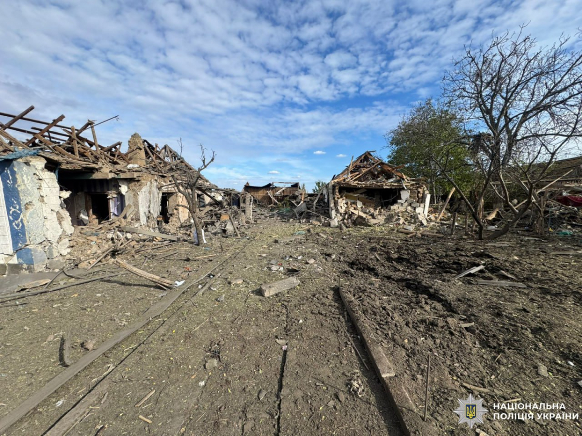 Атакували авіабомбами - на Запоріжжі росіяни вбили комунальника та поранили подружжя (фото)