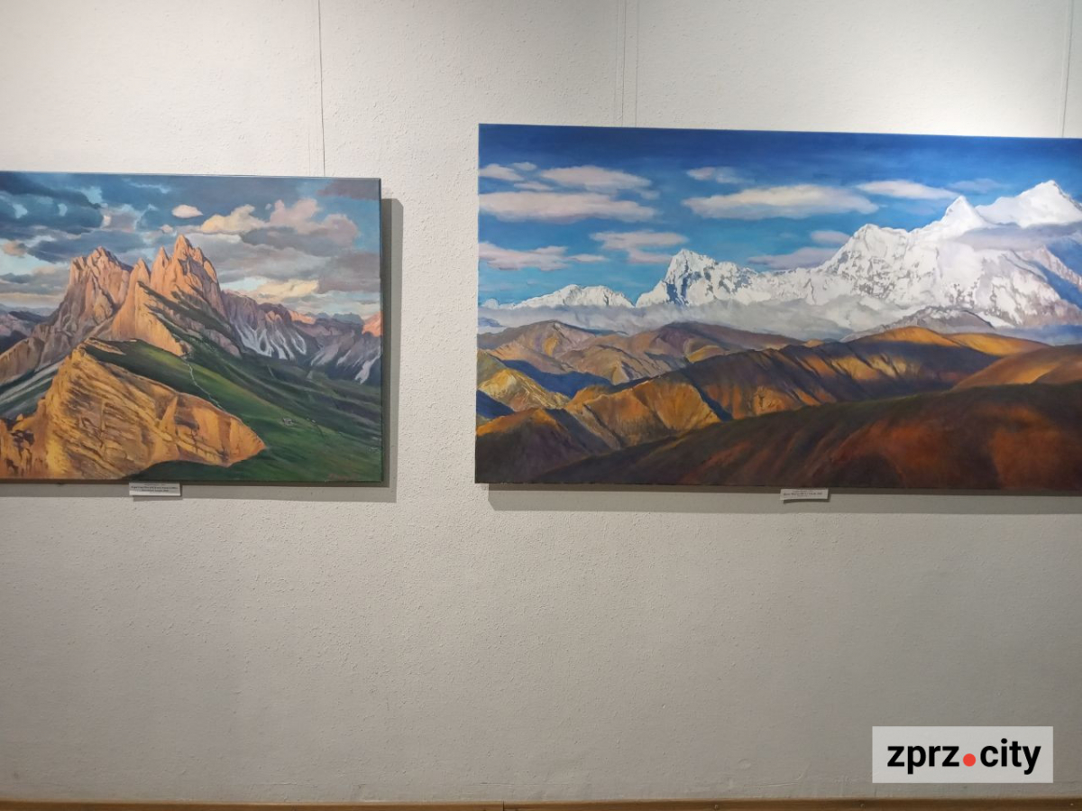 Світиться у темряві та оживає: у запорізькому музеї показують картину, що дивом вціліла (фото, відео)